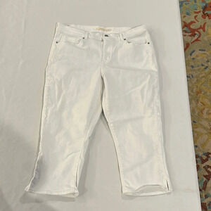 Levi’s women’s Classic Capri white jeans jean size 32 14 EUC‎